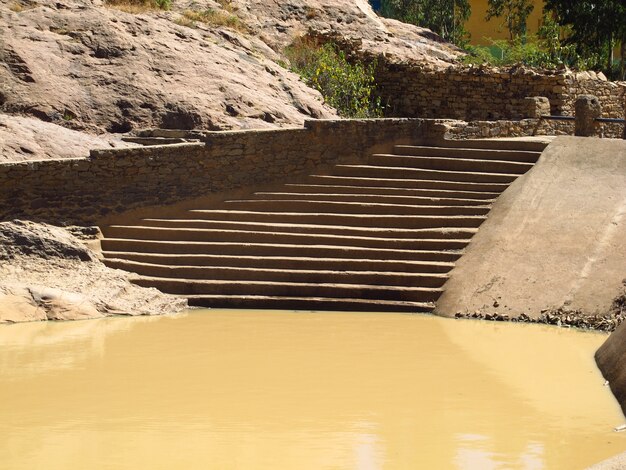 La antigua piscina en la ciudad de Axum, Etiopía