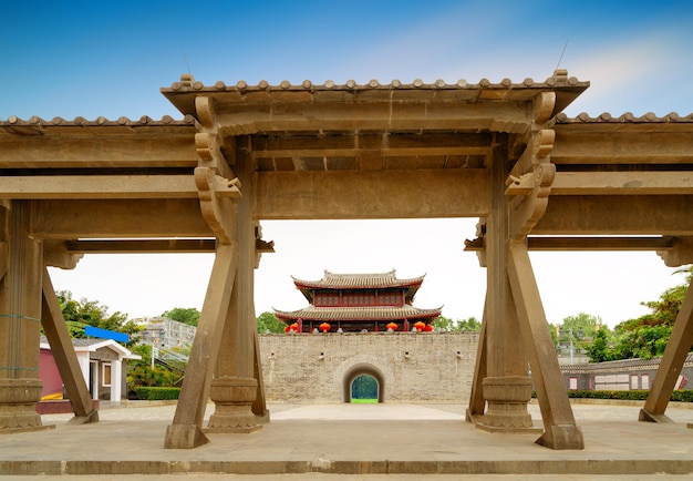 La antigua puerta de la ciudad en Sanya Hainan China