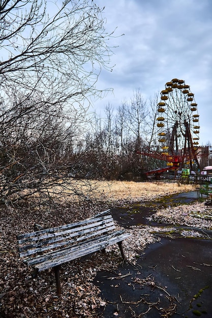 Antigua rueda de la fortuna en la ciudad fantasma de Pripyat Consecuencias del accidente en la central nuclear de Chernobil