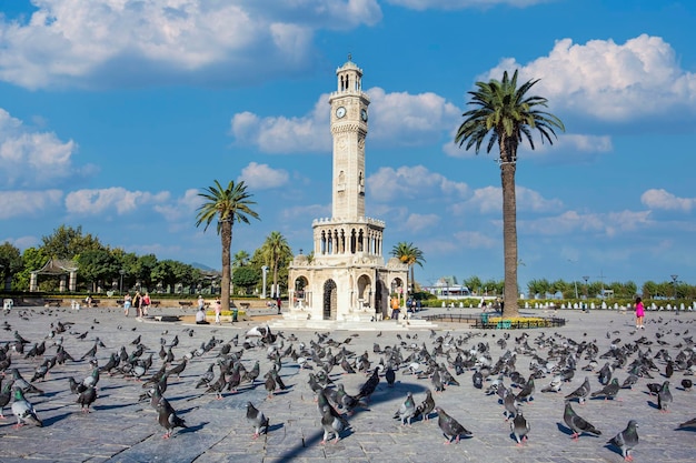 Antigua torre del reloj de Izmir, Turquía