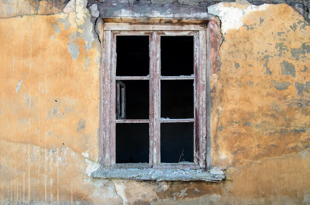 Antigua ventana sin ventanas.