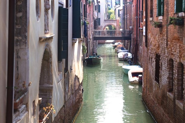 Antiguas calles y canales de Venecia Italia