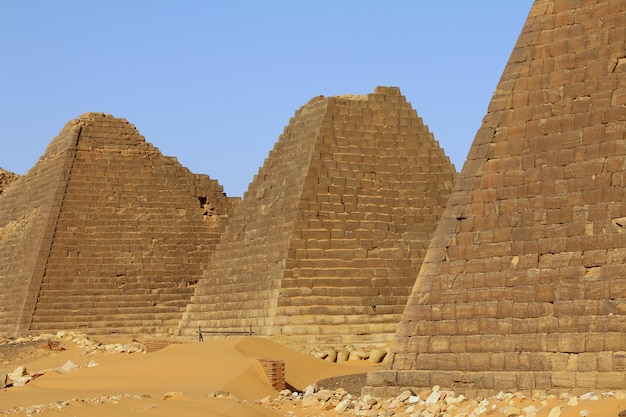 Las antiguas pirámides de Meroe en el desierto del Sahara, Sudán