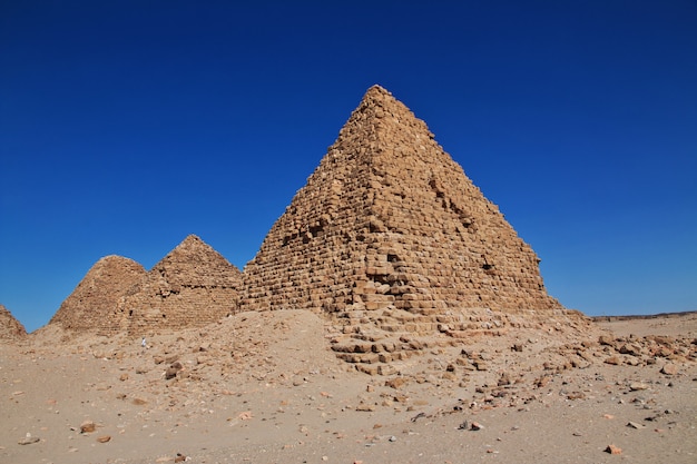Antiguas pirámides de Nuri en el desierto del Sahara, Sudán