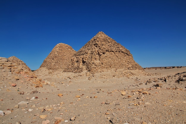 Antiguas pirámides de Nuri en el desierto del Sahara, Sudán