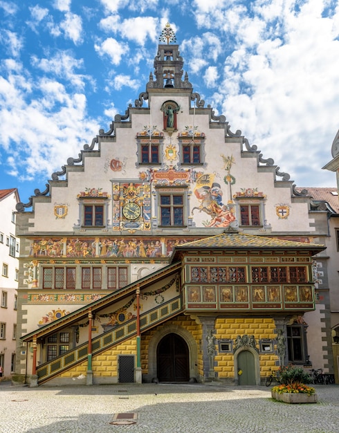 Antiguo Ayuntamiento de Lindau Alemania Europa Vista vertical de la hermosa casa medieval