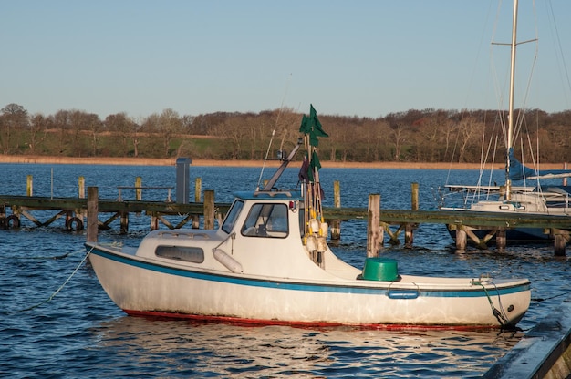 Antiguo barco de pesca de hobby danés