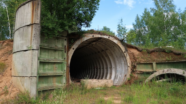 Antiguo búnker militar abandonado