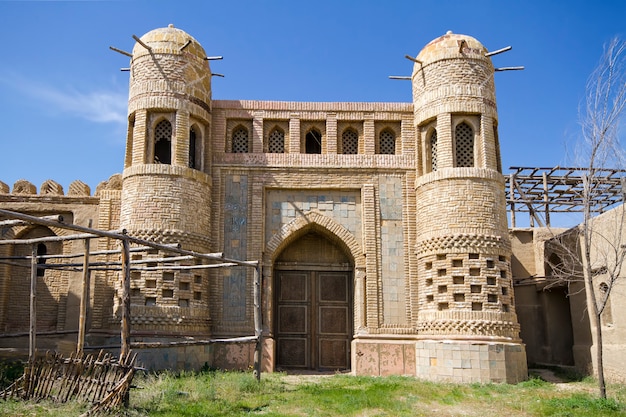 Antiguo castillo en kazajstán Fortaleza los nómadas