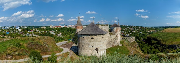 El antiguo castillo medieval de la ciudad de Kamenetzpodolsky, uno de los monumentos históricos de Ucrania.