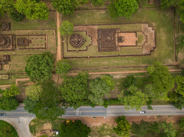 Foto antiguo castillo vista desde drone