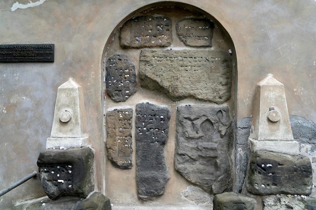 Antiguo cementerio judío en Praga