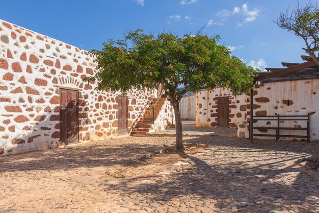 Antiguo edificio abandonado en Canarias