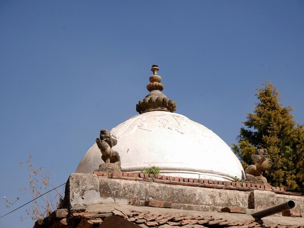 Antiguo edificio antiguo templo culto santuario palacio de nepal Lalitpur o Patan Bhaktapur durbar square para nepaleses y viajeros extranjeros visitan viajes respeto orando en Katmandú Nepal