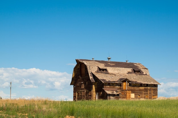 Antiguo granero en un rancho abandonado en Colorado.