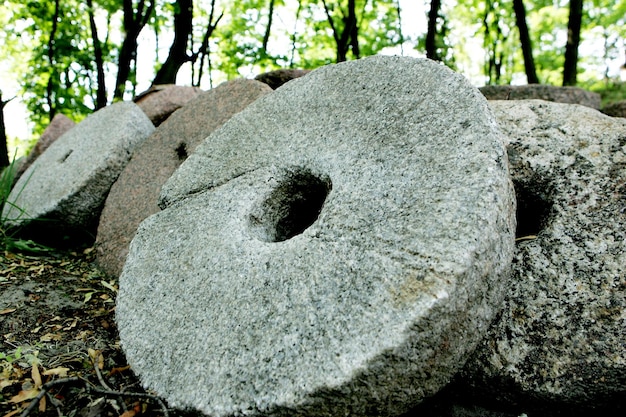 Antiguo Molino Piedras redondas sobre paisajes