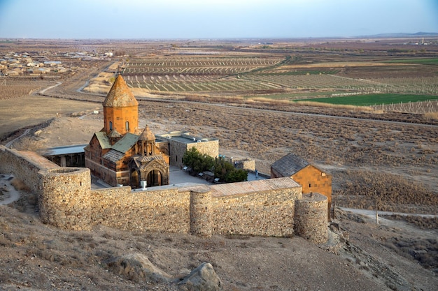 Antiguo monasterio Khor Virap en Armenia