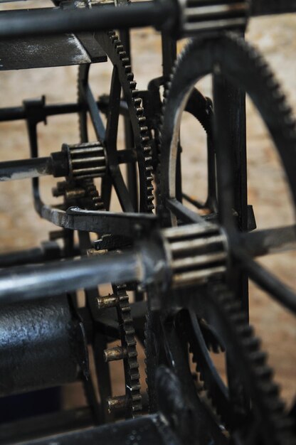 Foto antiguo motor de máquina de mecanismo de reloj grande