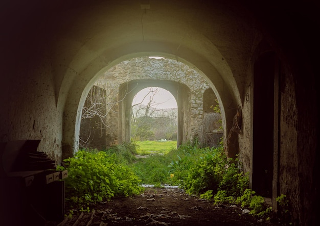 Antiguo patio de una casa en el sur de Italia Una casa con una historia centenaria