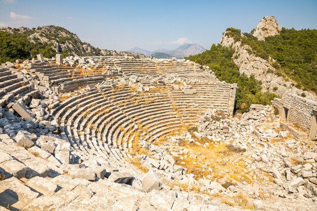 Un antiguo teatro en Termessos sin turistas, ciudad cerca de Antalya en Turquía