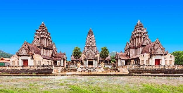 Antiguo templo cerca de Thaweesin Hot Spring, provincia de Chiang Rai, Tailandia