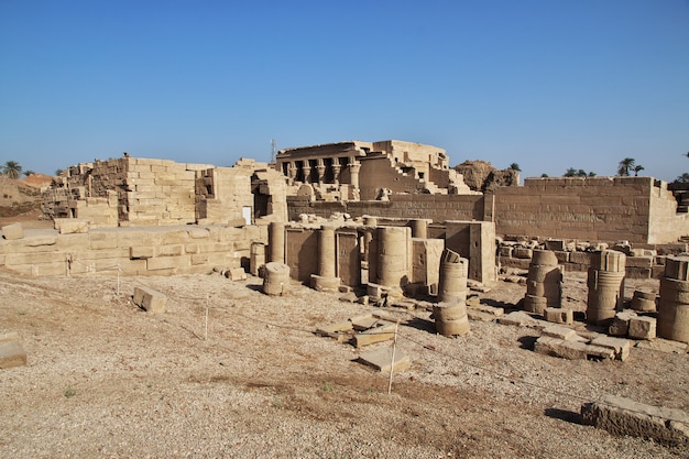 Antiguo templo Hathor en Dendera, Egipto