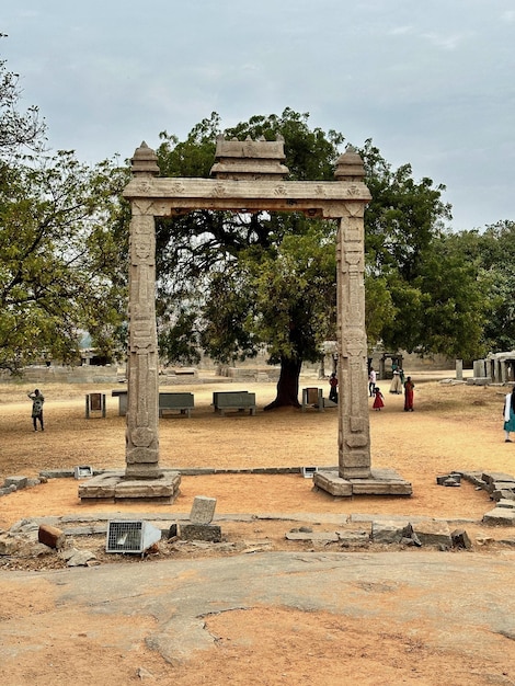 Foto antiguo templo indio de hampi en karnataka