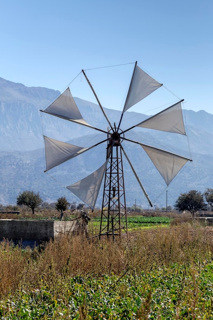 Antiguos molinos de viento zona de Lassithi isla Creta Grecia