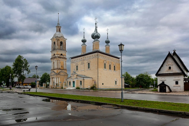 Antiguos templos y monasterios de la ciudad de Suzdal Rusia