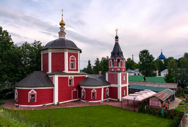Antiguos templos y monasterios de la ciudad de Suzdal