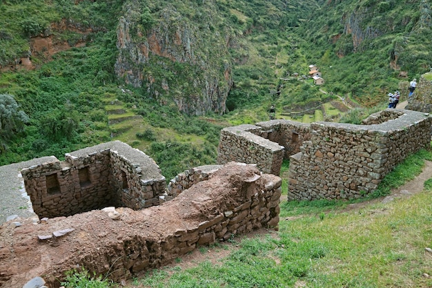 Antike Bauwerke Ruinen in Pisac Ausgrabungsstätte im Heiligen Tal der Inkas Cusco Peru