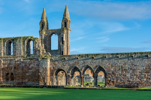 Antike Ruinen der St.-Andreas-Kathedrale in der Region St. Andrews Fife