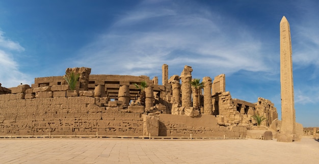 Antike Ruinen des Karnak-Tempels in Luxor Theben Ägypten die größte Tempelanlage der Antike