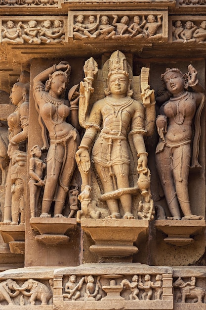 Antike Skulpturen im Khajuraho-Tempel Indien