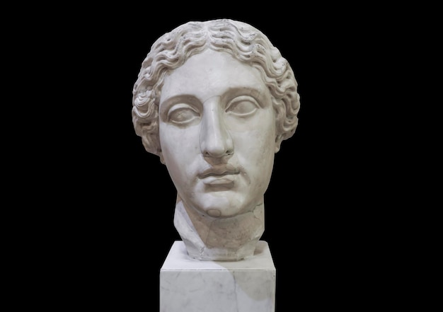Antike Skulpturen isolieren antike klassische Skulptur aus griechischem Marmor auf einem leeren Hintergrundkunstkörper ...