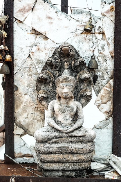 Antike thailändische Buddha-Statue