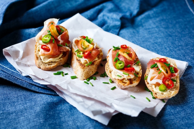 Antipasti. Bruschetta de comida italiana.