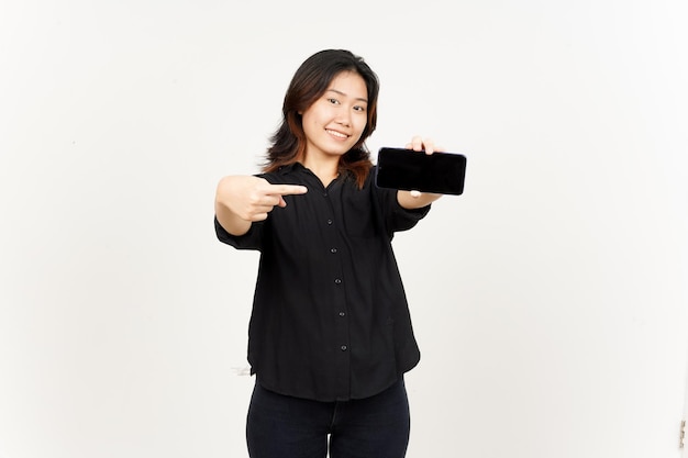 Anzeigen von Apps oder Anzeigen auf dem Smartphone des leeren Bildschirms der schönen asiatischen Frau, Isolated On White Background
