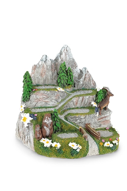 Aparatos de madera y cerámica, de varias formas. Árbol, llaveros, gnomos y objetos decorativos para th