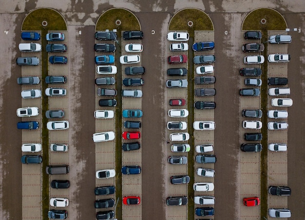 Aparcamiento de coches desde arriba