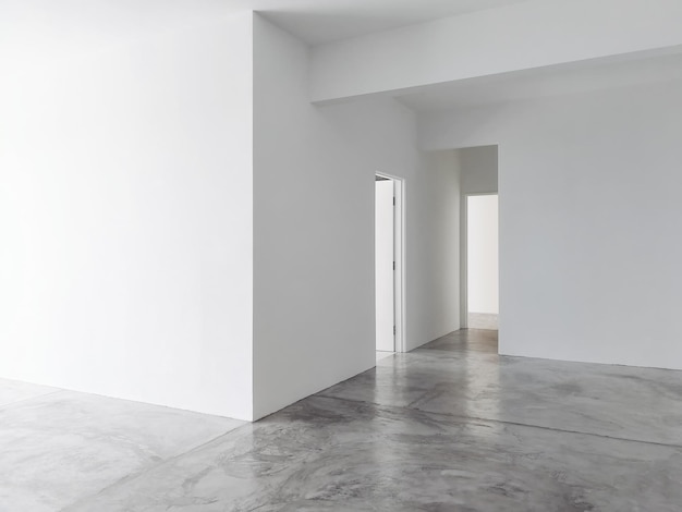 Apartamento nuevo salón vacío con piso de cemento