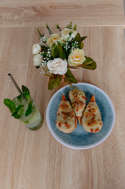 Aperitivo al gusto en la cafetería