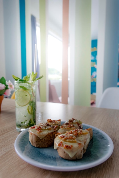 Aperitivo al gusto en la cafetería