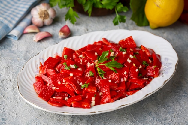 Aperitivo de ensalada de pimiento asado Aperitivo turco Nombre turco sirkeli koz kirmizi biber mezesi