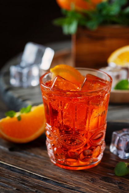 Aperitivo italiano tradicional Aperol