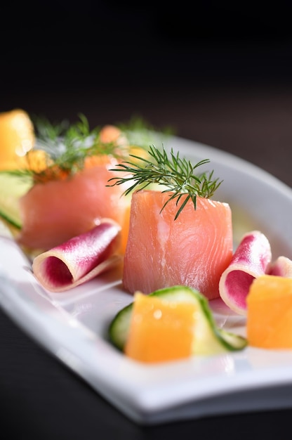 Aperitivo de salmón en escabeche