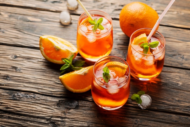 Aperol Spritz com laranja
