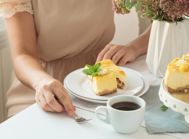 Apfel-Karamell-Käsekuchen.