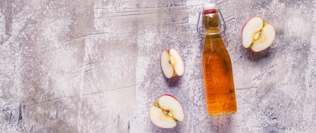 Apfelessig oder fermentiertes fruchtgetränk