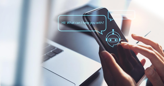 Aplicación de chatbot robot digital asistente de conversación AI concepto de inteligencia artificial Hombre usando teléfono inteligente móvil con chatbot digital en pantalla virtual servicio al cliente
